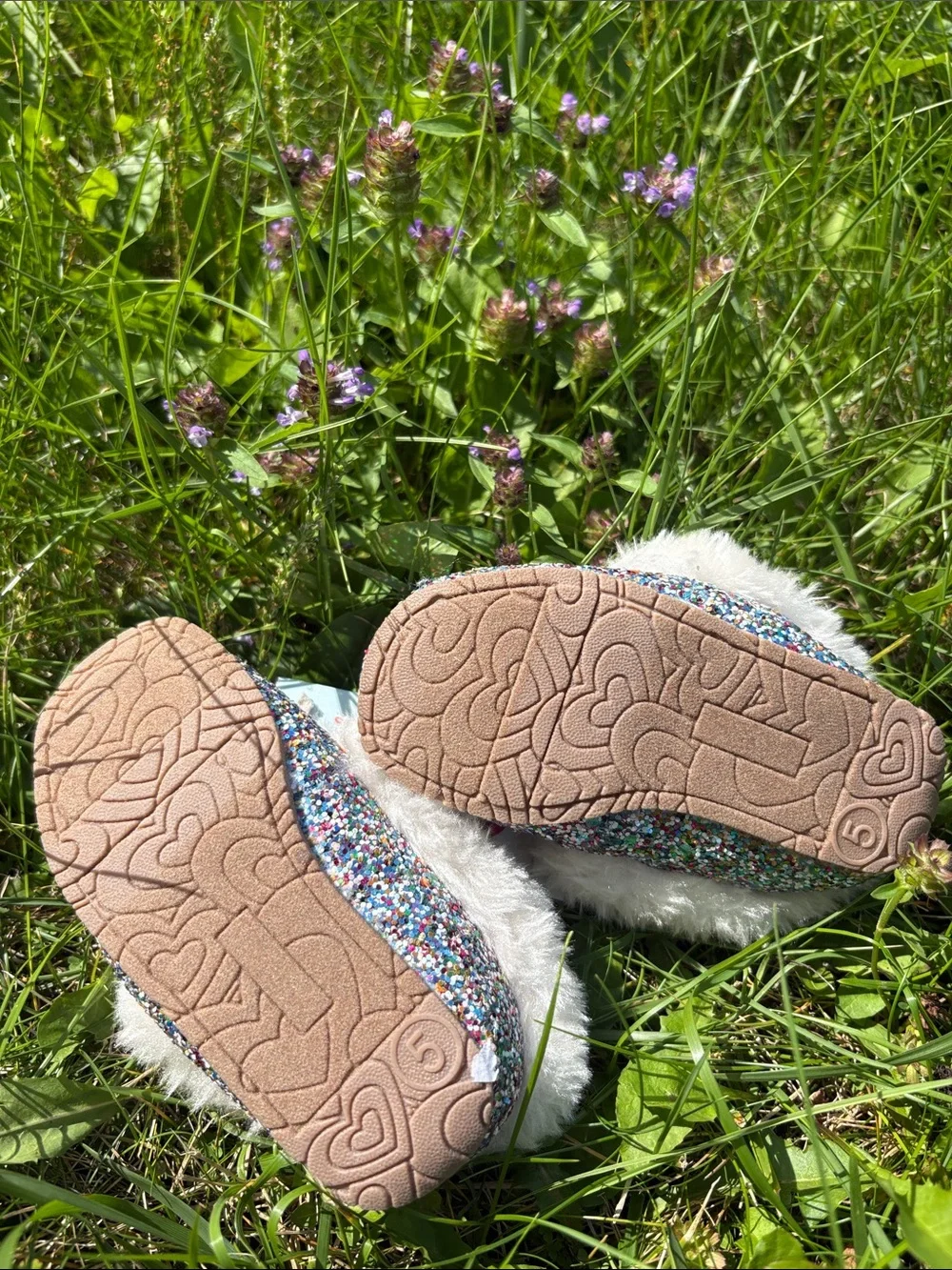Cat & Jack Kids' Cream Faux-Fur Lined Glitter Moccasin Slippers - Size 5